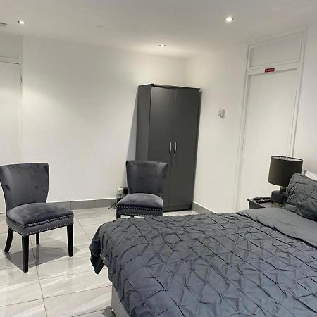 Luxurious 2-Bed Apartment In Woolwich ロンドン エクステリア 写真