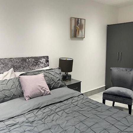Luxurious 2-Bed Apartment In Woolwich ロンドン エクステリア 写真