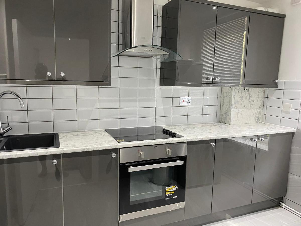 Luxurious 2-Bed Apartment In Woolwich ロンドン エクステリア 写真