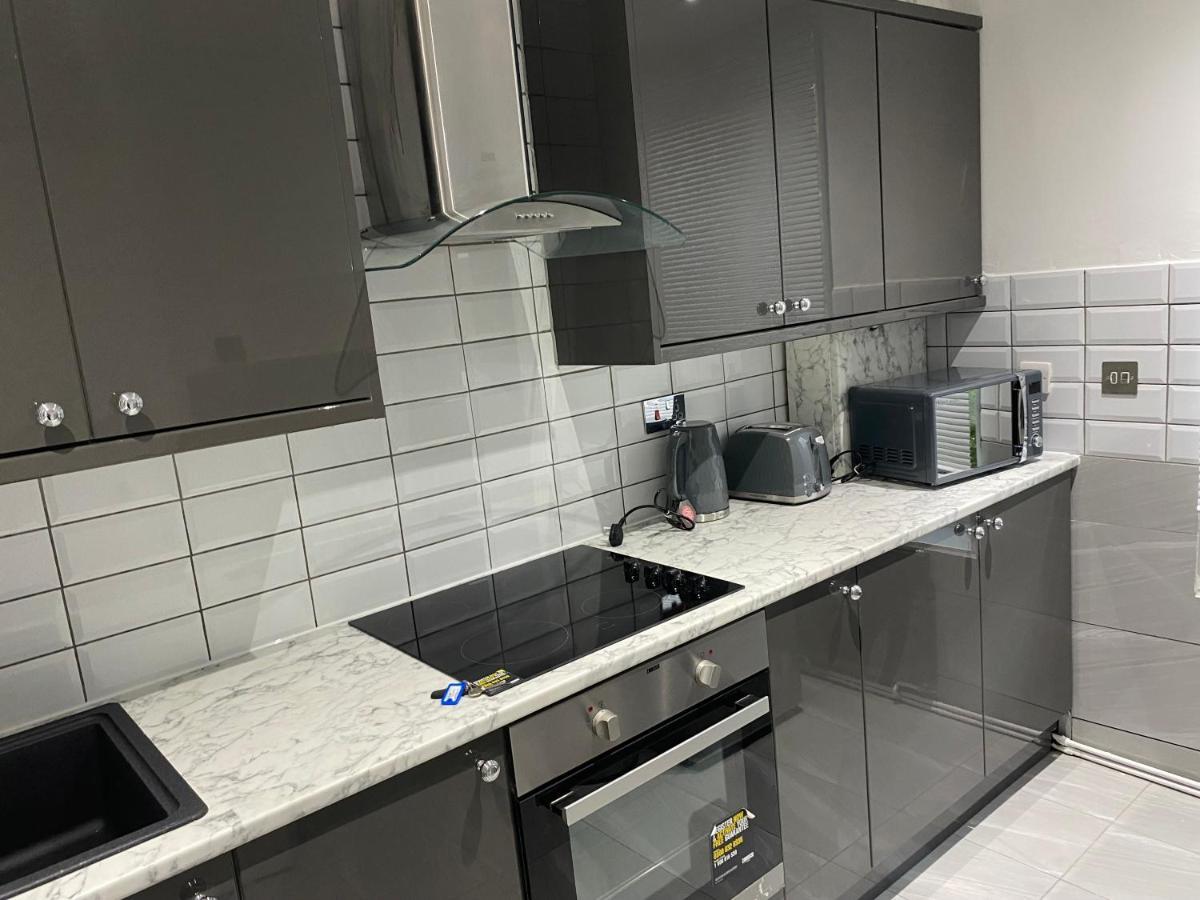 Luxurious 2-Bed Apartment In Woolwich ロンドン エクステリア 写真