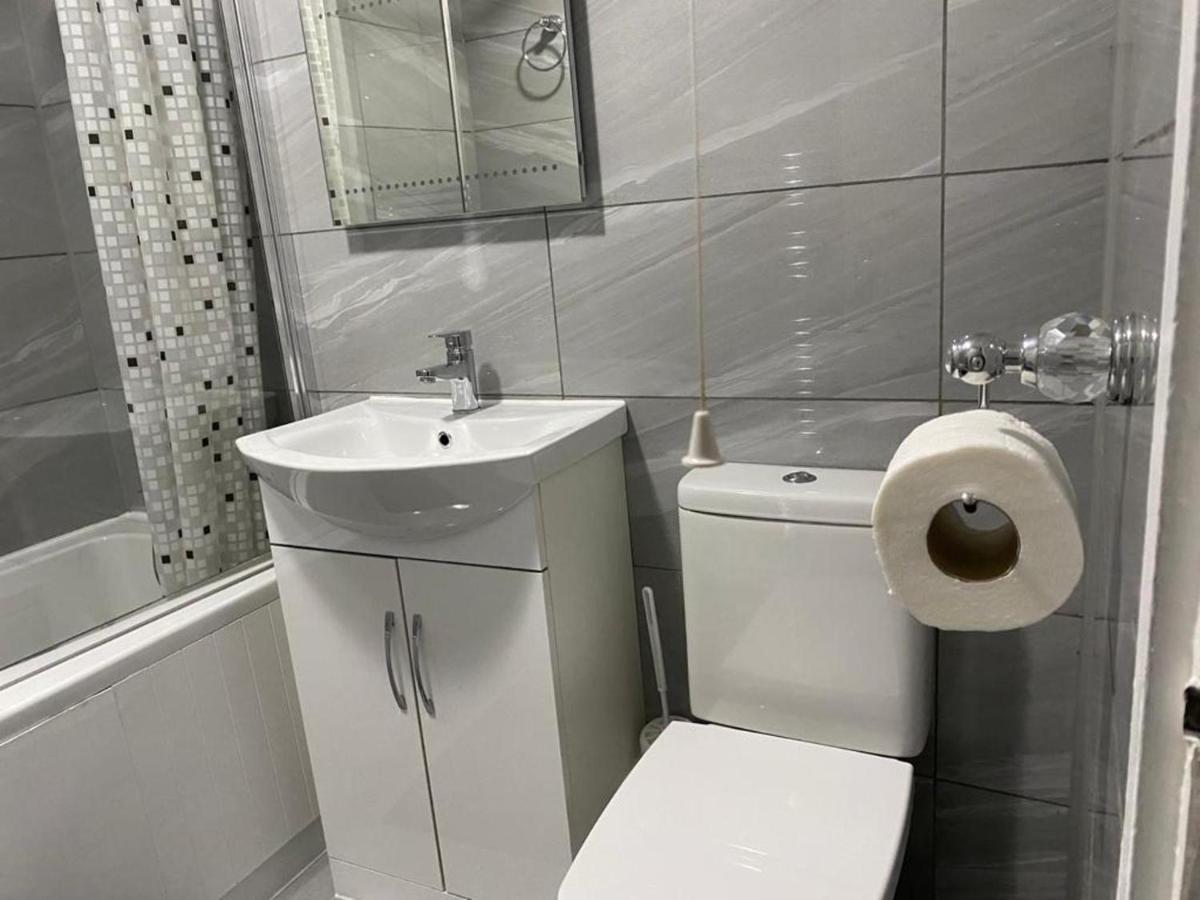 Luxurious 2-Bed Apartment In Woolwich ロンドン エクステリア 写真