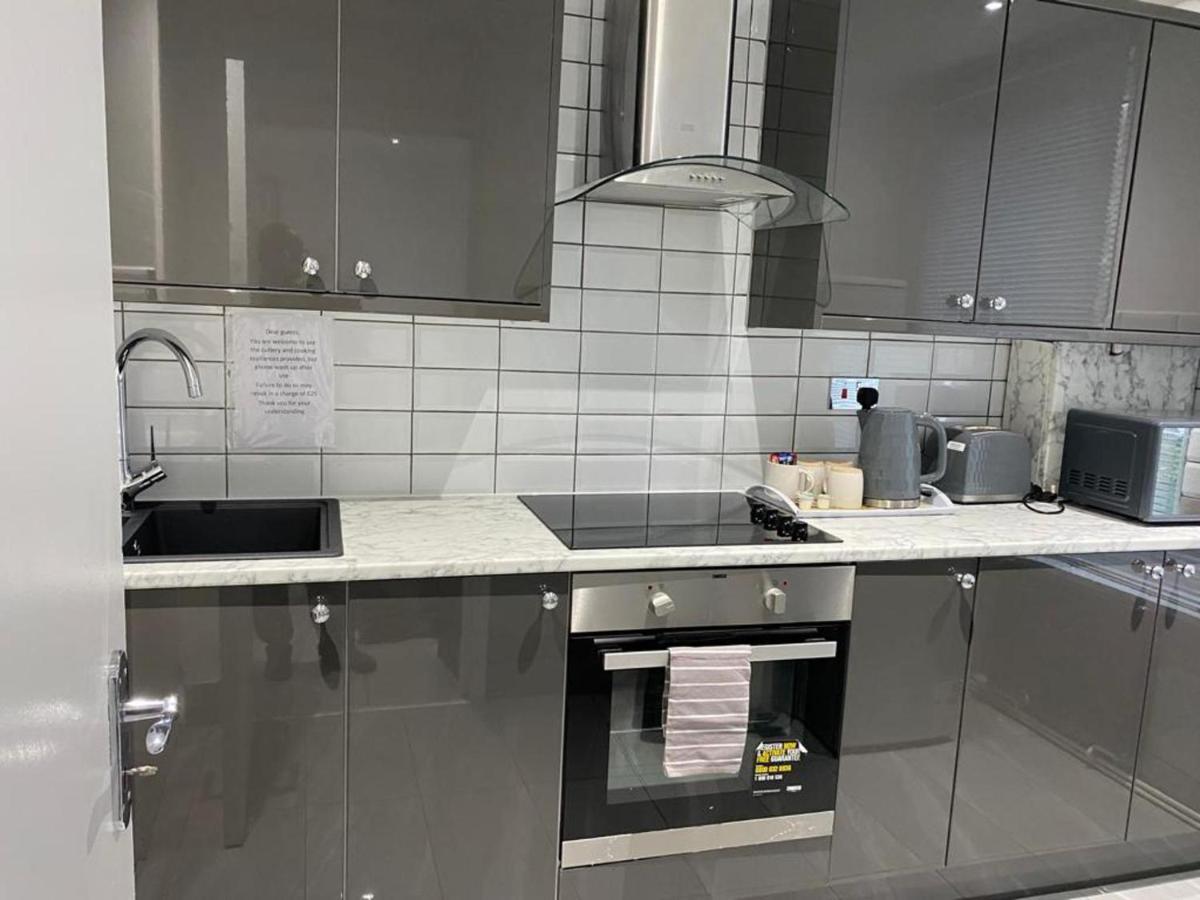 Luxurious 2-Bed Apartment In Woolwich ロンドン エクステリア 写真